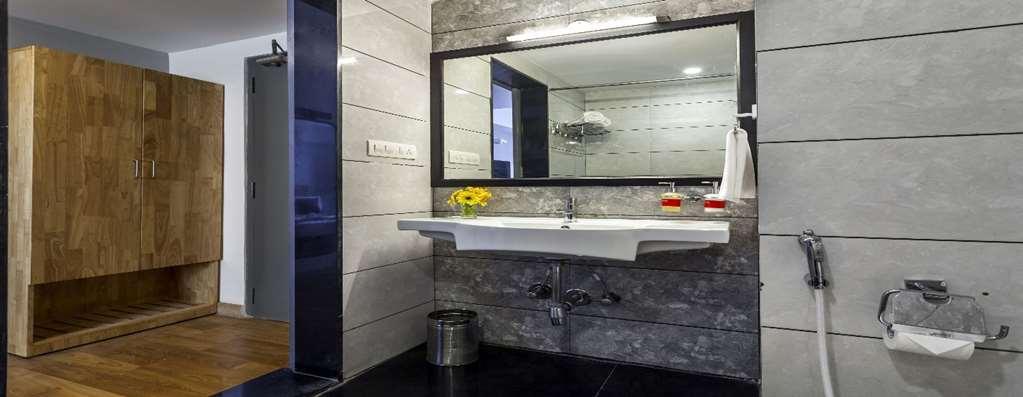 Oyo Townhouse 5 Jubilee Hills Hotel Hyderabad Bilik gambar