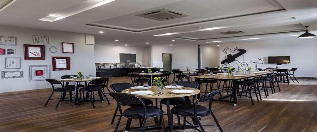 Oyo Townhouse 5 Jubilee Hills Hotel Hyderabad Bilik gambar
